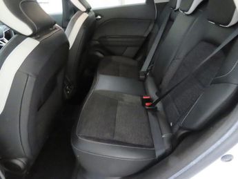 RENAULT CAPTUR 1.6 E-TECH 9.8kWh techno SUV 5dr Petrol Plug-in Hybrid Auto Euro
