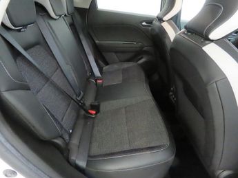 RENAULT CAPTUR 1.6 E-TECH 9.8kWh techno SUV 5dr Petrol Plug-in Hybrid Auto Euro