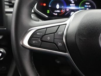 RENAULT CAPTUR 1.6 E-TECH 9.8kWh techno SUV 5dr Petrol Plug-in Hybrid Auto Euro