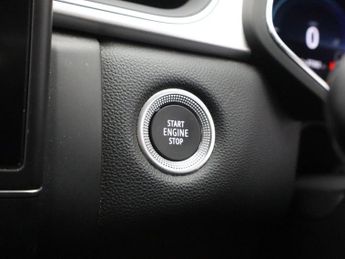 RENAULT CAPTUR 1.6 E-TECH 9.8kWh techno SUV 5dr Petrol Plug-in Hybrid Auto Euro