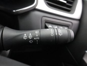 RENAULT CAPTUR 1.6 E-TECH 9.8kWh techno SUV 5dr Petrol Plug-in Hybrid Auto Euro
