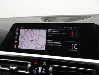 BMW 3 SERIES 2.0 318d MHT M Sport Saloon 4dr Diesel Hybrid Auto Euro 6 (s/s) 