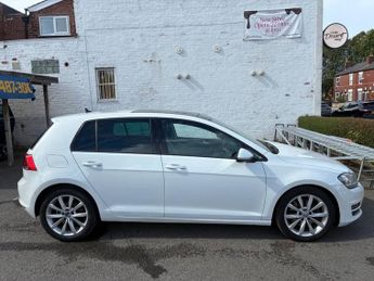 VOLKSWAGEN GOLF 2.0 TDI BlueMotion Tech GT Hatchback 5dr Diesel DSG Euro 5 (s/s)