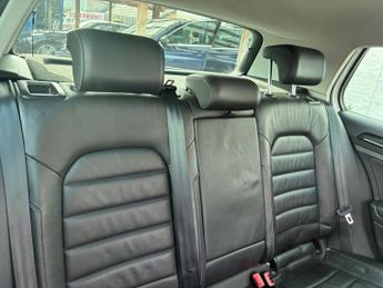 VOLKSWAGEN GOLF 2.0 TDI BlueMotion Tech GT Hatchback 5dr Diesel DSG Euro 5 (s/s)