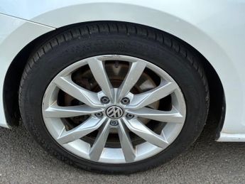 VOLKSWAGEN GOLF 2.0 TDI BlueMotion Tech GT Hatchback 5dr Diesel DSG Euro 5 (s/s)