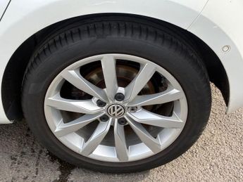 VOLKSWAGEN GOLF 2.0 TDI BlueMotion Tech GT Hatchback 5dr Diesel DSG Euro 5 (s/s)