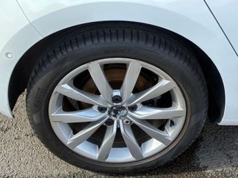 VOLKSWAGEN GOLF 2.0 TDI BlueMotion Tech GT Hatchback 5dr Diesel DSG Euro 5 (s/s)
