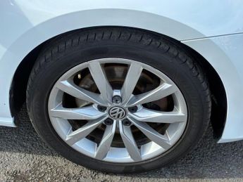 VOLKSWAGEN GOLF 2.0 TDI BlueMotion Tech GT Hatchback 5dr Diesel DSG Euro 5 (s/s)