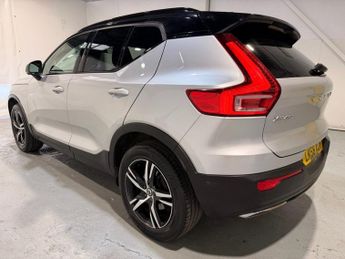 VOLVO XC40 2.0 T4 R-Design SUV 5dr Petrol Auto AWD Euro 6 (s/s) (190 ps)