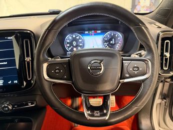 VOLVO XC40 2.0 T4 R-Design SUV 5dr Petrol Auto AWD Euro 6 (s/s) (190 ps)