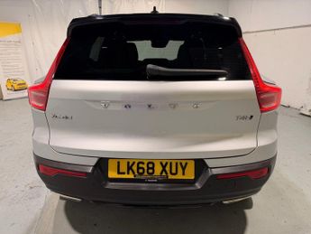 VOLVO XC40 2.0 T4 R-Design SUV 5dr Petrol Auto AWD Euro 6 (s/s) (190 ps)