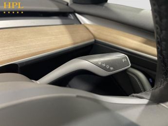 TESLA Model 3 Standard Range Plus Saloon 4dr Electric Auto RWD (241 bhp)
