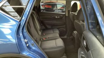 NISSAN X-TRAIL 1.6 dCi N-Connecta SUV 5dr Diesel XTRON Euro 6 | SAT NAV | AIR C