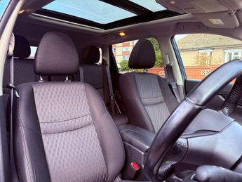 NISSAN X-TRAIL 1.6 dCi N-Connecta SUV 5dr Diesel XTRON Euro 6 | SAT NAV | AIR C