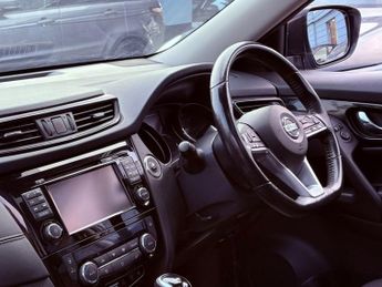 NISSAN X-TRAIL 1.6 dCi N-Connecta SUV 5dr Diesel XTRON Euro 6 | SAT NAV | AIR C