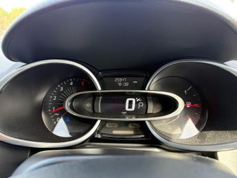 RENAULT CLIO 1.5 dCi Dynamique S Nav Hatchback 5dr Diesel Auto Euro 6 (90 ps)