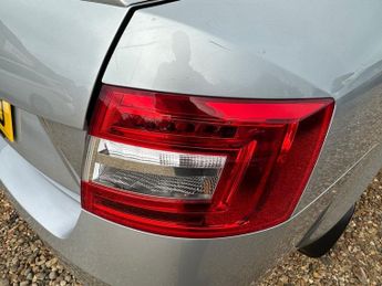 SKODA OCTAVIA 1.5 TSI GPF ACT SE Hatchback 5dr Petrol Manual Euro 6 (s/s) (150