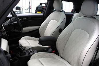 MINI Electric Hatch Cooper SE 32.6kWh Level 3 Hatchback 3dr Electric Auto (184 ps)