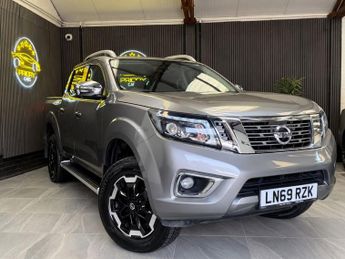 Nissan Navara 2.3 dCi Tekna Pickup Double Cab 4dr Diesel Auto 4WD Euro 6 (190 