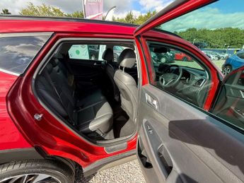 HYUNDAI TUCSON 1.6 CRDi Premium SE SUV 5dr Diesel DCT Euro 6 (s/s) (136 ps)