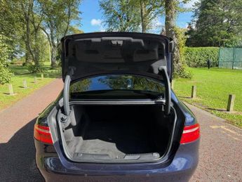 JAGUAR XE 2.0d Portfolio Saloon 4dr Diesel Auto AWD Euro 6 (s/s) (180 ps)