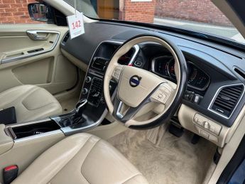 VOLVO XC60 2.4 D5 SE Lux Nav SUV 5dr Diesel Auto AWD Euro 6 (s/s) (220 ps)