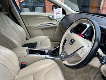 VOLVO XC60 2.4 D5 SE Lux Nav SUV 5dr Diesel Auto AWD Euro 6 (s/s) (220 ps)