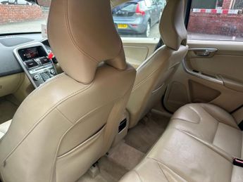 VOLVO XC60 2.4 D5 SE Lux Nav SUV 5dr Diesel Auto AWD Euro 6 (s/s) (220 ps)