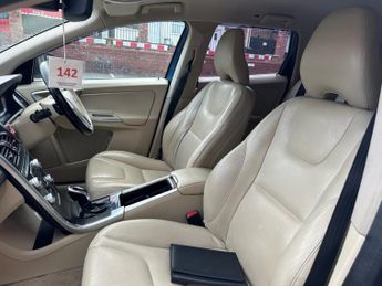 VOLVO XC60 2.4 D5 SE Lux Nav SUV 5dr Diesel Auto AWD Euro 6 (s/s) (220 ps)