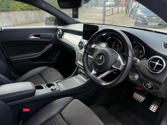 MERCEDES-BENZ CLA 2.1 CLA220d AMG Line Night Edition Coupe 4dr Diesel 7G-DCT 4MATI