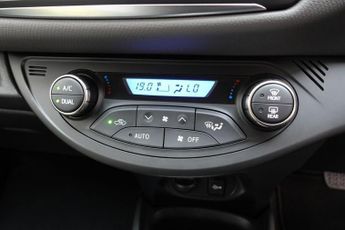 TOYOTA YARIS 1.5 VVT-h Icon Hatchback 5dr Petrol Hybrid E-CVT Euro 6 (s/s) (1