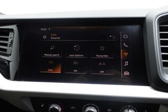 AUDI A1 1.5 TFSI 35 S line Sportback 5dr Petrol S Tronic Euro 6 (s/s) (1