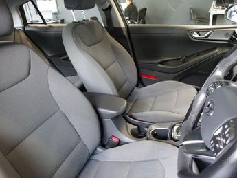 HYUNDAI IONIQ 1.6 h-GDi Premium Hatchback 5dr Petrol Hybrid DCT Euro 6 (s/s) (