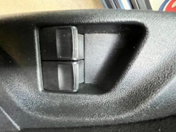 PEUGEOT 108 1.0 VTi Active Hatchback 5dr Petrol 2 Tronic Euro 5 Euro 5 (68 p