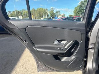 MERCEDES-BENZ A CLASS 1.3 A180 SE Hatchback 5dr Petrol 7G-DCT Euro 6 (s/s) (136 ps)