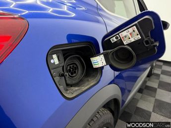 RENAULT CAPTUR 1.6 E-TECH 9.8kWh RS Line SUV 5dr Petrol Plug-in Hybrid Auto Eur