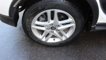 TOYOTA C-HR 1.8 VVT-h GPF Icon SUV 5dr Petrol Hybrid CVT Euro 6 (s/s) (122 p