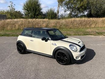 MINI Hatch 2.0 Cooper SD Hatchback 3dr Diesel Manual Euro 5 (s/s) (143 ps)