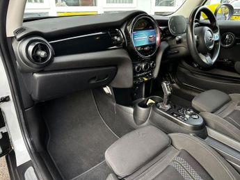 MINI Electric Hatch Cooper SE 32.6kWh Level 1 Hatchback 3dr Electric Auto (184 ps)