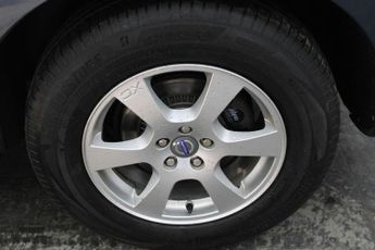 VOLVO XC60 2.4 D5 SE SUV 5dr Diesel Geartronic AWD Euro 5 (205 ps)