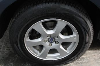 VOLVO XC60 2.4 D5 SE SUV 5dr Diesel Geartronic AWD Euro 5 (205 ps)