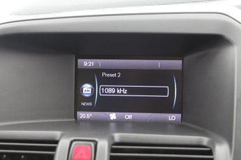 VOLVO XC60 2.4 D5 SE SUV 5dr Diesel Geartronic AWD Euro 5 (205 ps)