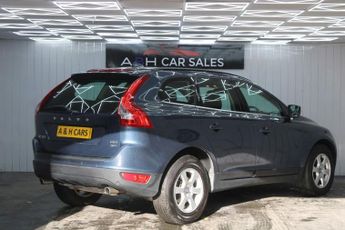 VOLVO XC60 2.4 D5 SE SUV 5dr Diesel Geartronic AWD Euro 5 (205 ps)