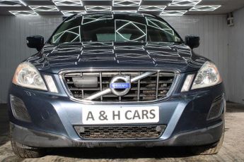 VOLVO XC60 2.4 D5 SE SUV 5dr Diesel Geartronic AWD Euro 5 (205 ps)