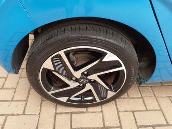 HYUNDAI I10 1.2 Premium Hatchback 5dr Petrol Auto Euro 6 (s/s) (84 ps)