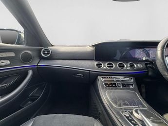 MERCEDES-BENZ E CLASS 2.0 E220d AMG Line Saloon 4dr Diesel G-Tronic+ 4MATIC Euro 6 (s/