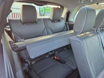 LAND ROVER DISCOVERY 5 3.0 HSE TD6 SUV 5dr Diesel Auto 4WD Euro 6 (s/s) (258 ps)