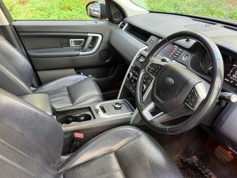LAND ROVER DISCOVERY SPORT 2.0 TD4 HSE Black SUV 5dr Diesel Auto 4WD Euro 6 (s/s) (180 ps)