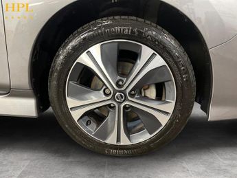 NISSAN LEAF 40kWh N-Connecta Hatchback 5dr Electric Auto (150 ps)