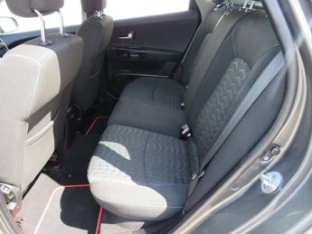 KIA CEED 1.6 CRDi 3 Hatchback 5dr Diesel Auto Euro 4 (113 bhp)